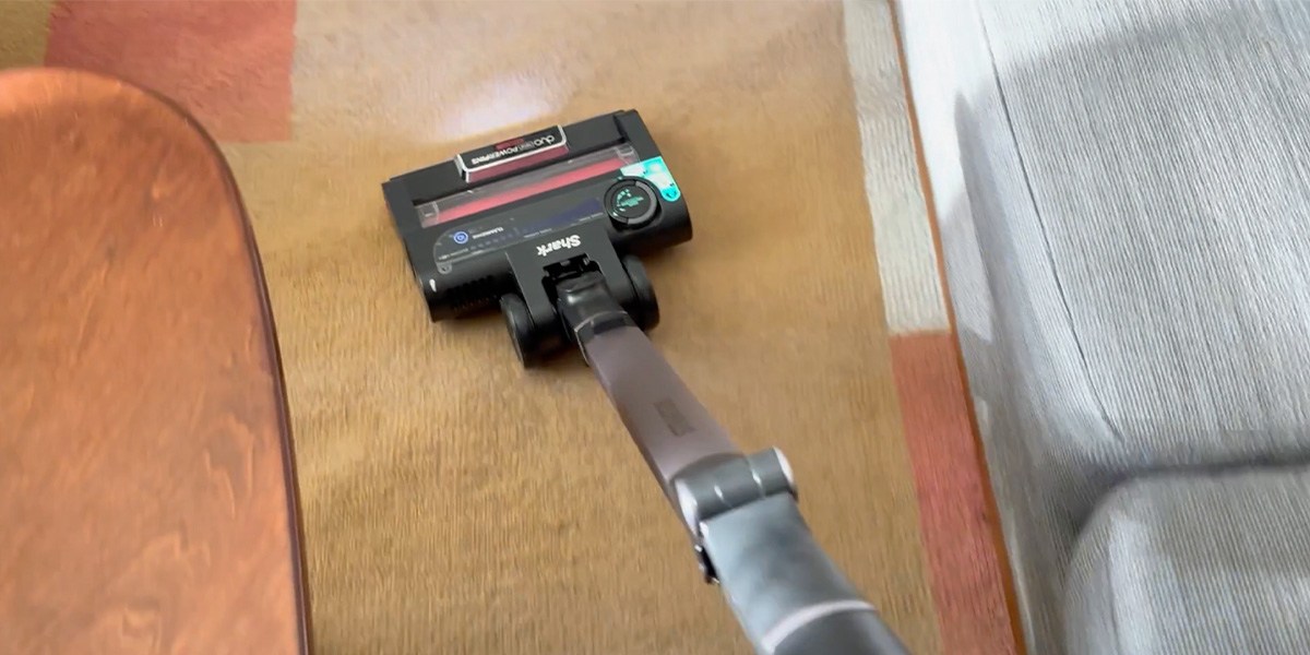 Shark Stratos Cordless on carpeted area Shark Stratos Cordless on carpeted area