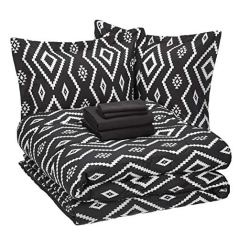 Amazon Basics 7 Piece Bed-in-a-Bag Queen Comforter Set