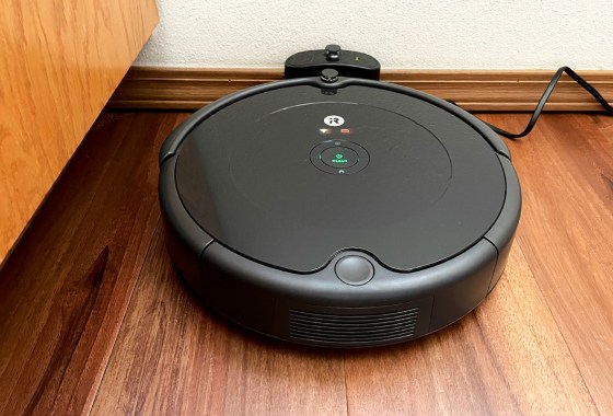 Roomba 692 vs. 694: Which is best for you?