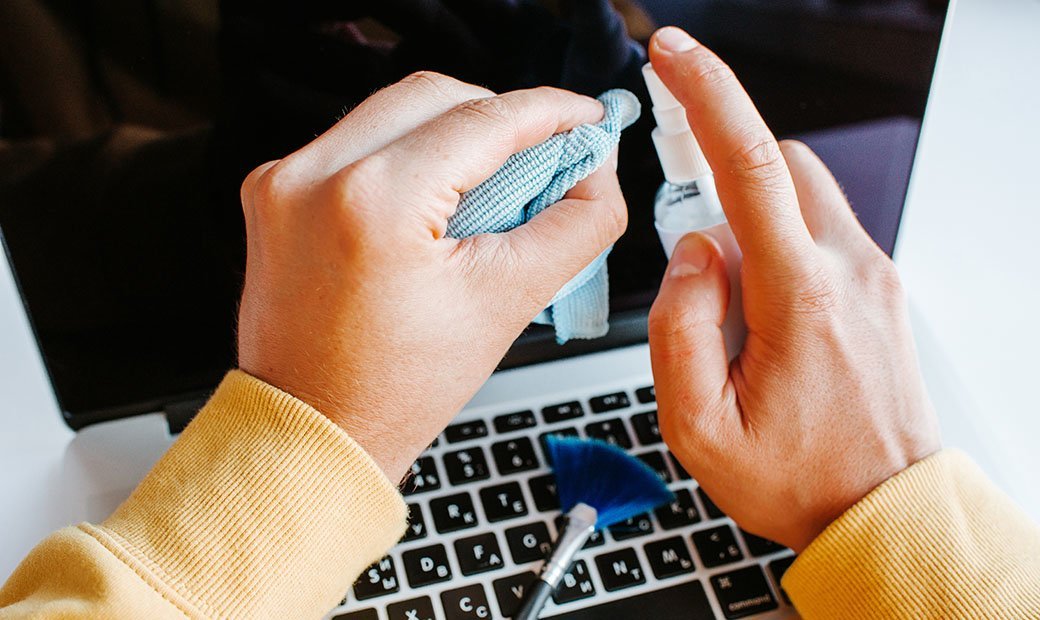 5 Best Laptop Cleaners Oct 2020 BestReviews