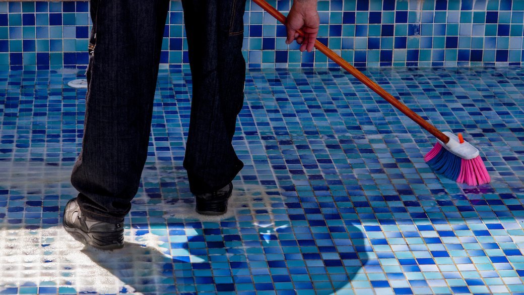 5 Best Pool Brushes Jan. 2021 BestReviews