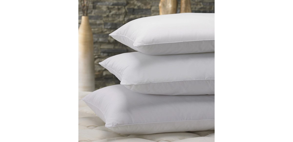 Marriott Hotels Down Alternative Pillow