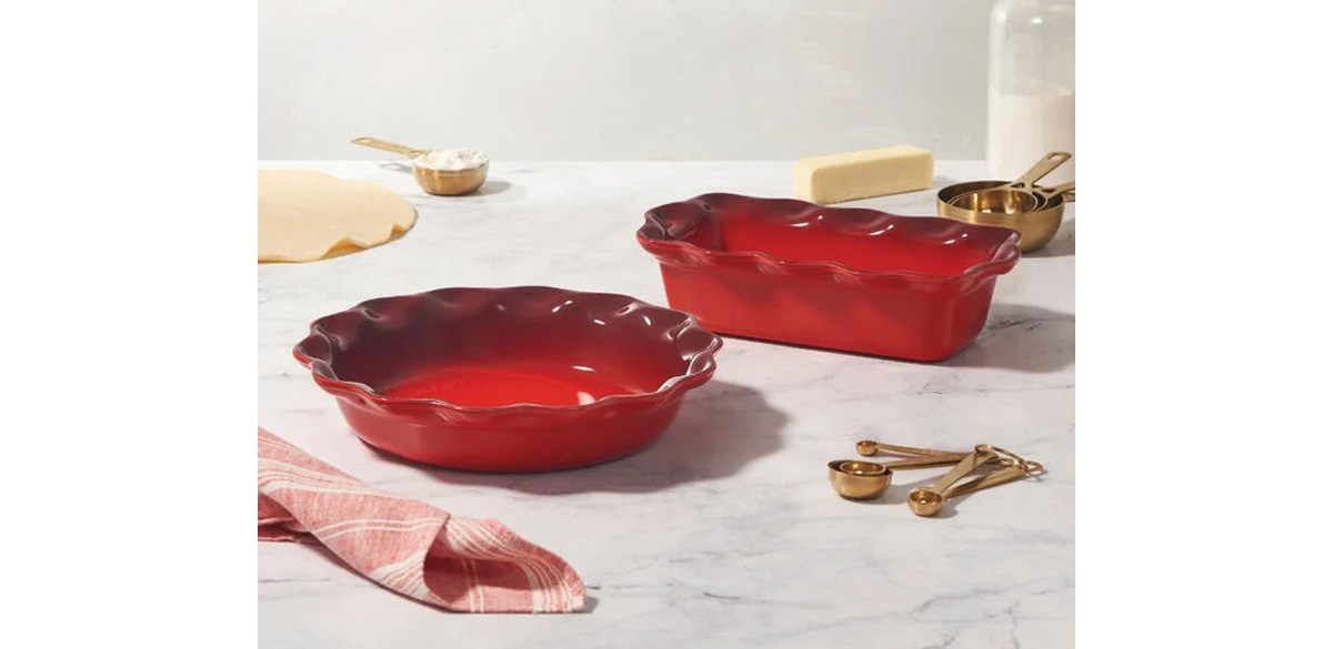 Le Creuset Heritage Pie Dish and Fluted Loaf Pan Set
