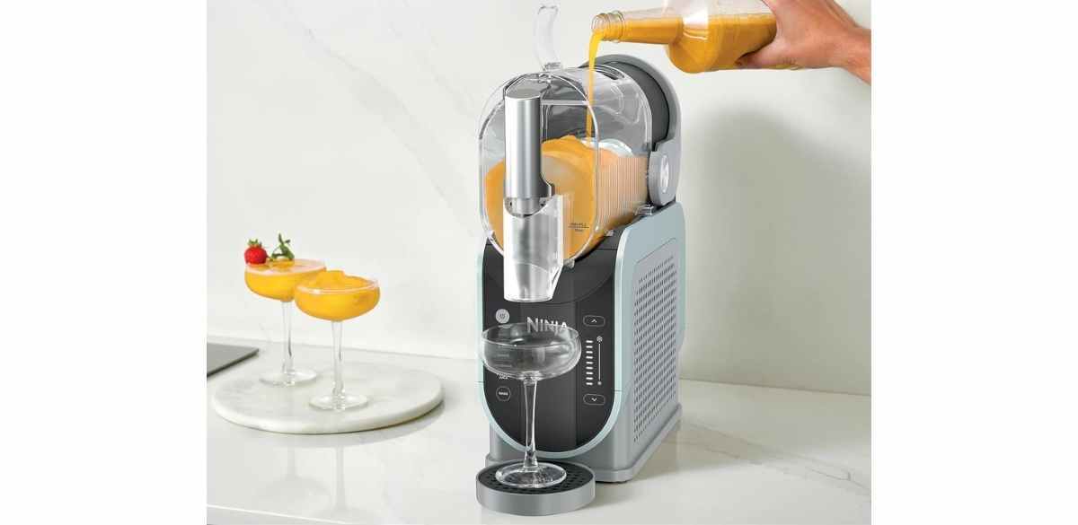Ninja SLUSHi with RapidChill Technology, 96 oz. Frozen Drink &amp; Slushie Machine, 5 Programs