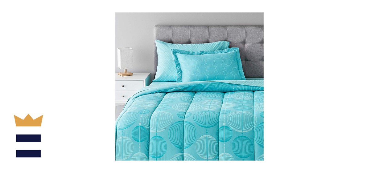 Amazon Basics 5-Piece Lightweight Bed in a Bag Bedding Set