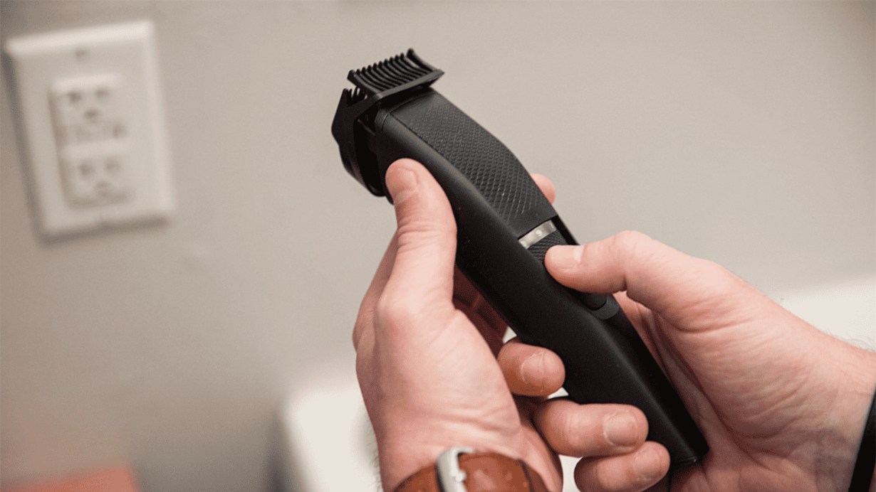 Using Philips Trimmer