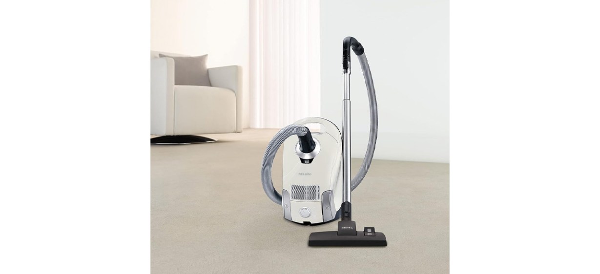 Miele Compact C1 Pure Suction Canister Vacuum bestreviews.com